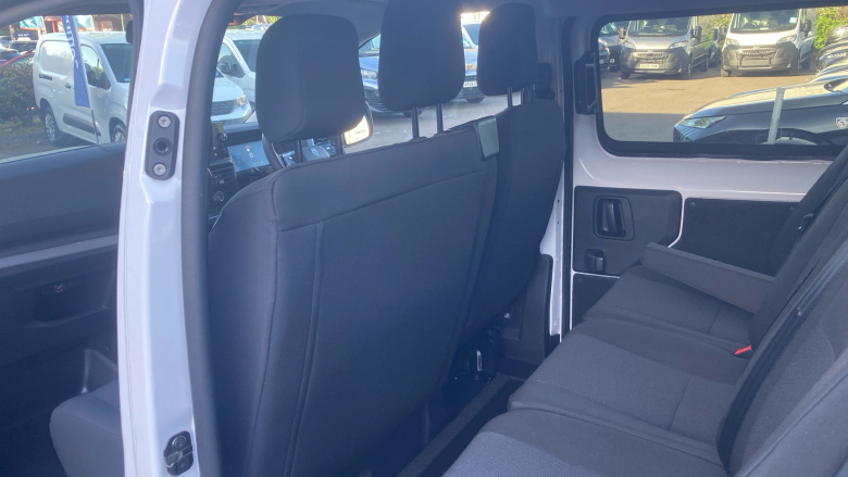 Peugeot Expert L1 Diesel 2.0 BlueHDi 145 Professional Crew Van
